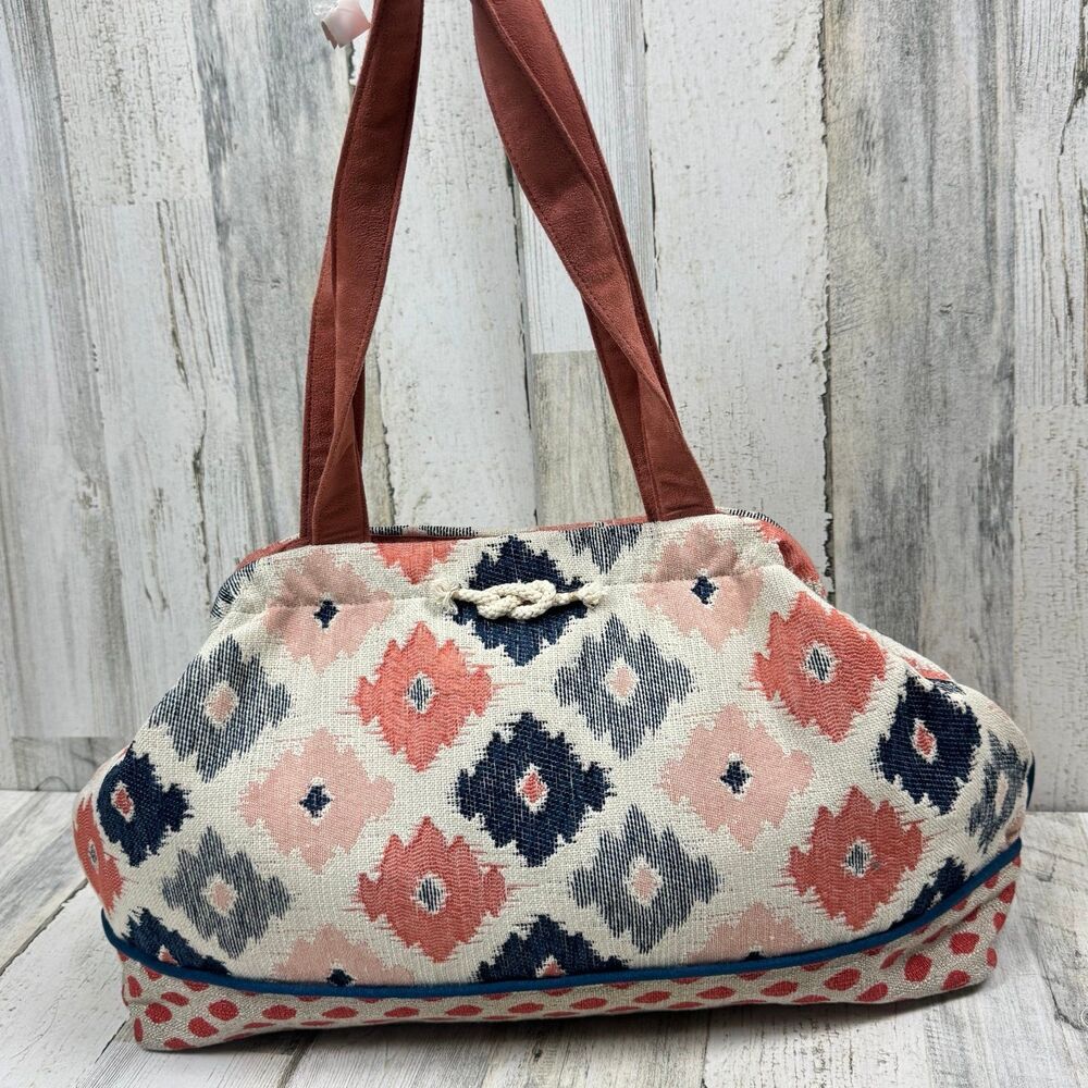 Atenti  Modern Doctor Bag w/ Metal Snap Frame.